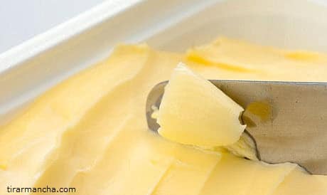 Como tirar mancha de margarina da roupa